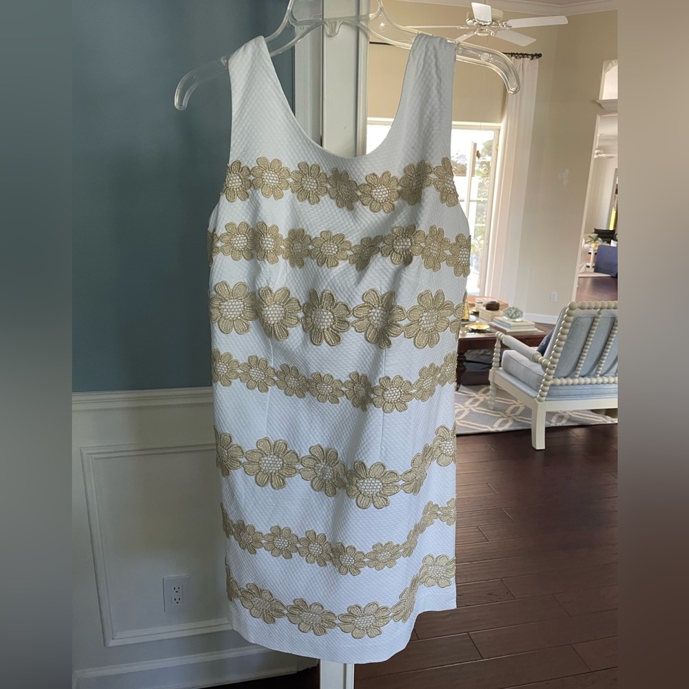 Lilly Pulitzer Delia Dress in resort white and truly petal lace size 8 NWT